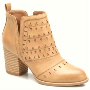 NEW! EUROSOFT Faux Leather Ankle Boots Booties 6.